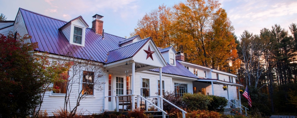 Outside view of Buttonwood Inn on Mt Surprise