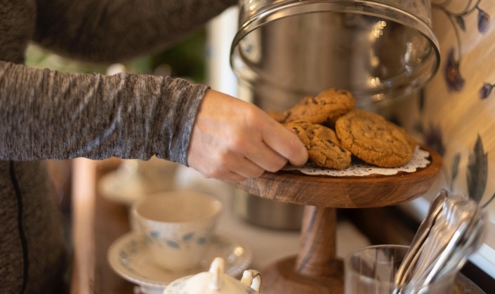 Person taking a cookie