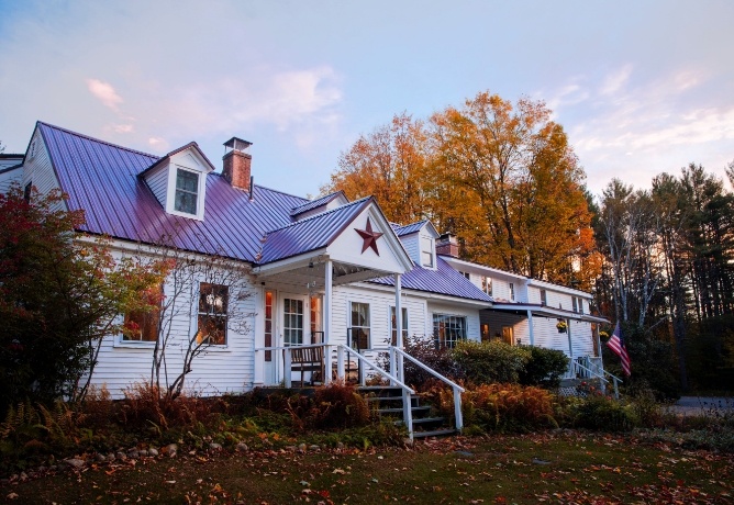 Buttonwood Inn on Mt Surprise in the fall