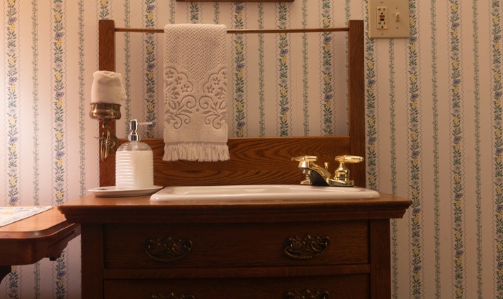 Antique vanity sink