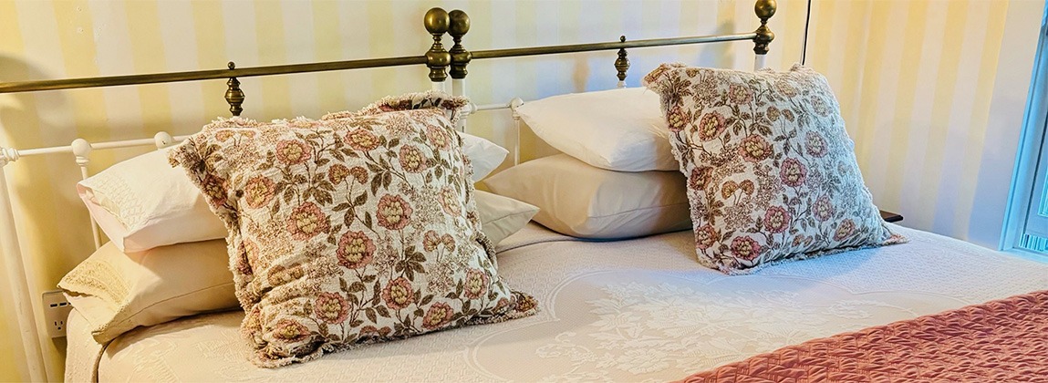 guest room nine